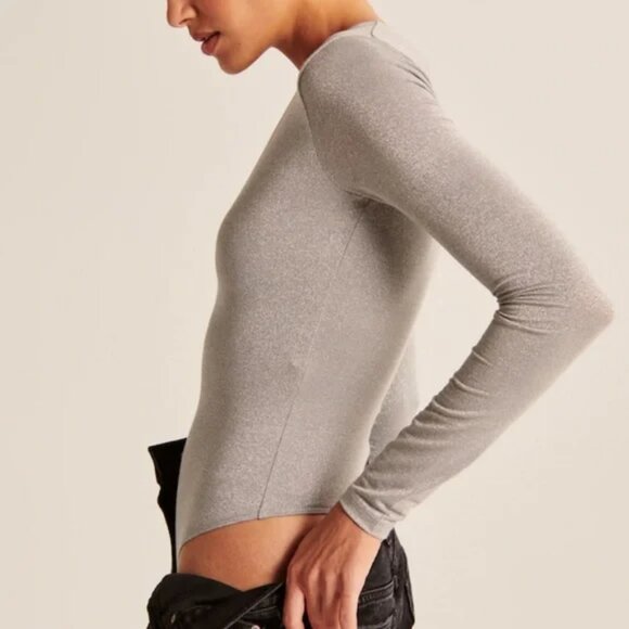 Abercrombie & Fitch Silver Metallic Long Sleeve Deep V Bodysuit Size M - Picture 3 of 11